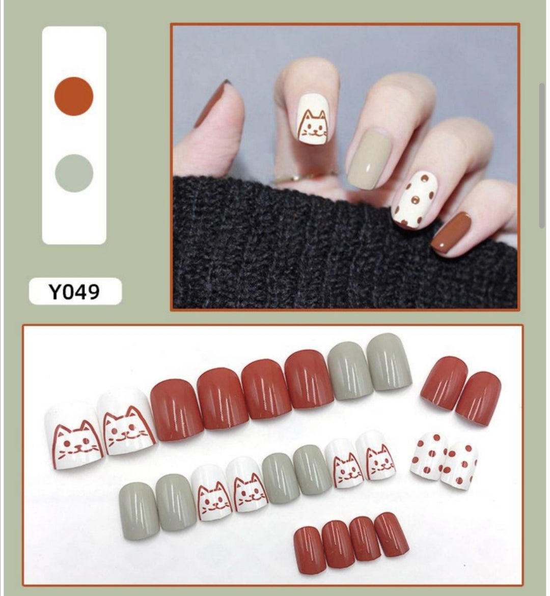 O.TWO.O STICK ON NAILS