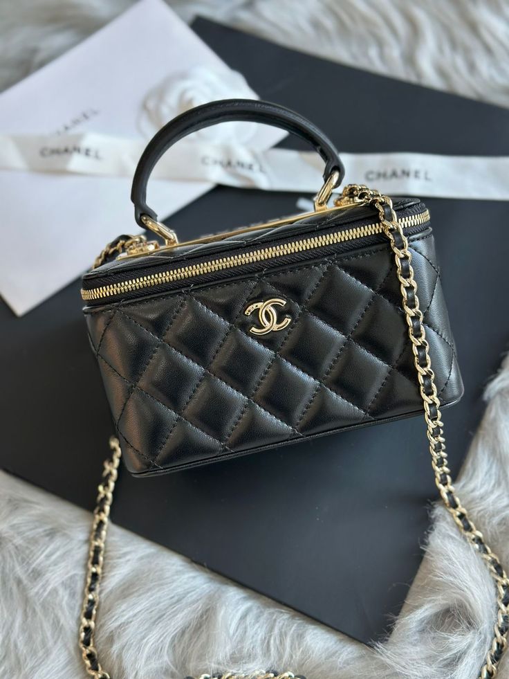 Chanel Lambskin Quilted Pearl Crush Small Vanity Case With Chain Black ( Box Packaging )