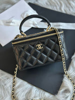Chanel Lambskin Quilted Pearl Crush Small Vanity Case With Chain Black ( Box Packaging )