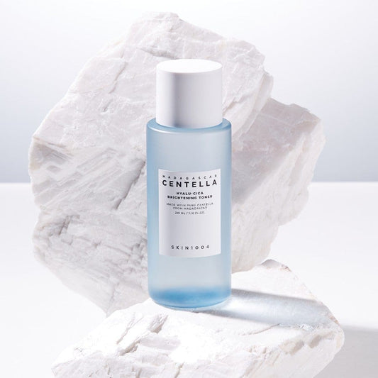 Skin 1004 Centella Hyalu-Cica Brightening TONER 210 ML
