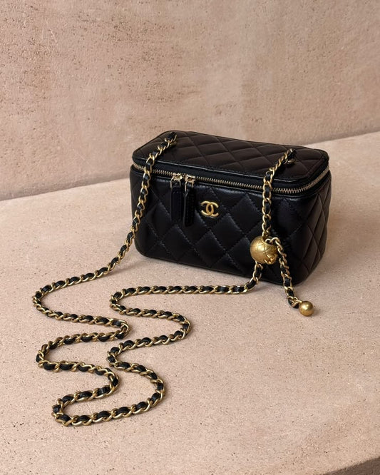 Chanel Lambskin Quilted Pearl Crush Small Vanity Case With Chain Black ( Box Packaging )